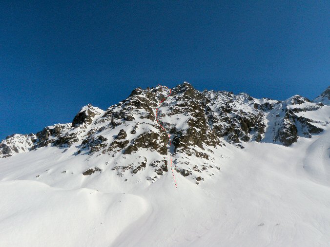 Pic des Grandes Lanches (5b).jpg - ...une ligne impressionnante vue du bas.